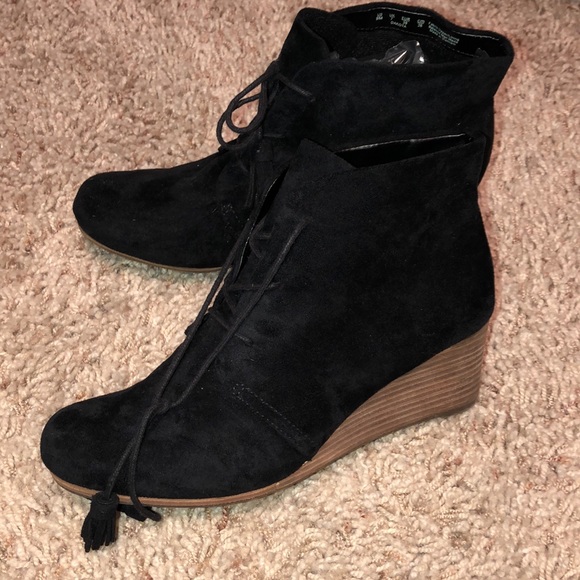 Comfy booties. - Picture 1 of 5